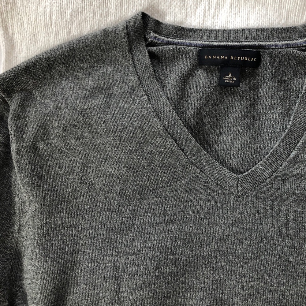 Banana Republic silk/cashmere v-neck sweater